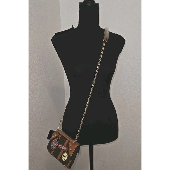 NWT! Harry Potter Hogwarts Wallet Hybrid Handbag Crossbody Chain Strap 7.25x4.5 - Picture 2 of 9